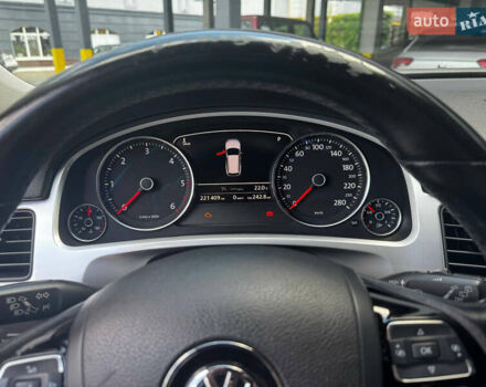 Черный Фольксваген Туарег, объемом двигателя 2.97 л и пробегом 221 тыс. км за 20750 $, фото 10 на Automoto.ua