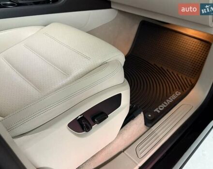 Черный Фольксваген Туарег, объемом двигателя 2.97 л и пробегом 180 тыс. км за 29870 $, фото 18 на Automoto.ua