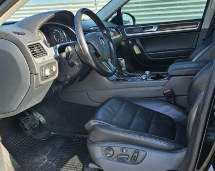 Черный Фольксваген Туарег, объемом двигателя 3 л и пробегом 236 тыс. км за 19800 $, фото 3 на Automoto.ua