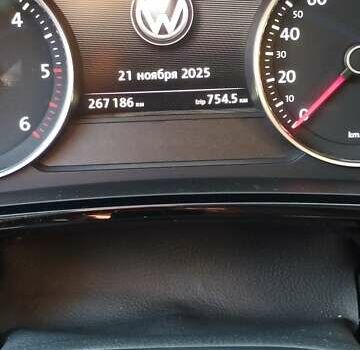 Черный Фольксваген Туарег, объемом двигателя 3 л и пробегом 267 тыс. км за 20000 $, фото 4 на Automoto.ua