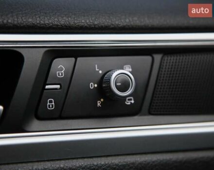 Черный Фольксваген Туарег, объемом двигателя 2.97 л и пробегом 241 тыс. км за 22500 $, фото 23 на Automoto.ua