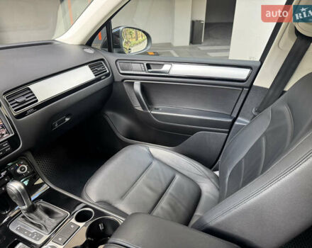 Чорний Фольксваген Туарег, об'ємом двигуна 2.97 л та пробігом 194 тис. км за 22499 $, фото 32 на Automoto.ua
