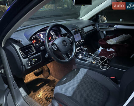 Черный Фольксваген Туарег, объемом двигателя 2.97 л и пробегом 235 тыс. км за 23500 $, фото 24 на Automoto.ua