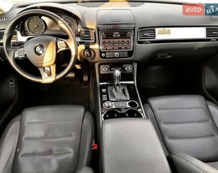 Черный Фольксваген Туарег, объемом двигателя 3.6 л и пробегом 150 тыс. км за 18000 $, фото 31 на Automoto.ua