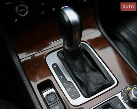 Черный Фольксваген Туарег, объемом двигателя 2.97 л и пробегом 241 тыс. км за 22500 $, фото 18 на Automoto.ua