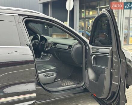 Чорний Фольксваген Туарег, об'ємом двигуна 3 л та пробігом 246 тис. км за 27700 $, фото 33 на Automoto.ua