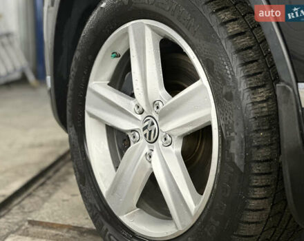 Черный Фольксваген Туарег, объемом двигателя 3 л и пробегом 56 тыс. км за 27000 $, фото 16 на Automoto.ua