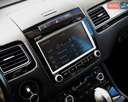 Чорний Фольксваген Туарег, об'ємом двигуна 2.97 л та пробігом 239 тис. км за 20800 $, фото 10 на Automoto.ua