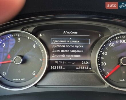 Черный Фольксваген Туарег, объемом двигателя 3 л и пробегом 263 тыс. км за 29000 $, фото 25 на Automoto.ua