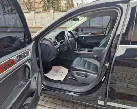 Чорний Фольксваген Туарег, об'ємом двигуна 3 л та пробігом 242 тис. км за 23000 $, фото 10 на Automoto.ua