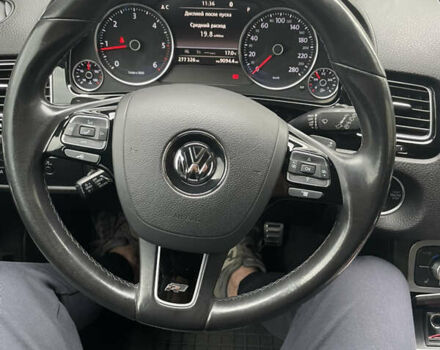 Черный Фольксваген Туарег, объемом двигателя 2.97 л и пробегом 292 тыс. км за 30000 $, фото 9 на Automoto.ua