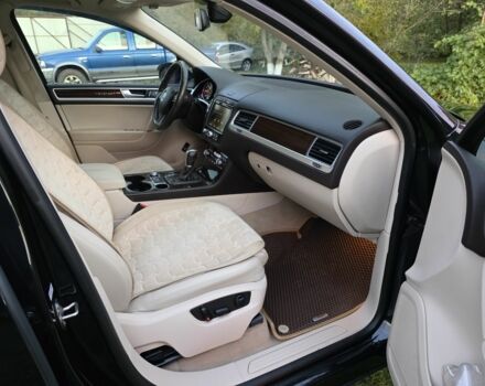 Черный Фольксваген Туарег, объемом двигателя 3 л и пробегом 181 тыс. км за 26000 $, фото 2 на Automoto.ua