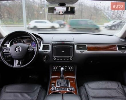 Черный Фольксваген Туарег, объемом двигателя 2.97 л и пробегом 241 тыс. км за 22500 $, фото 11 на Automoto.ua