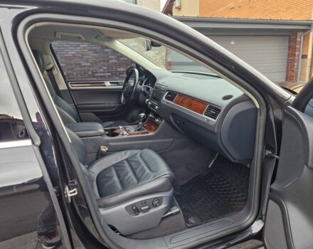 Чорний Фольксваген Туарег, об'ємом двигуна 3 л та пробігом 242 тис. км за 23000 $, фото 15 на Automoto.ua