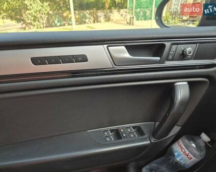 Черный Фольксваген Туарег, объемом двигателя 3 л и пробегом 263 тыс. км за 29000 $, фото 37 на Automoto.ua