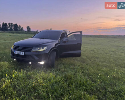 Черный Фольксваген Туарег, объемом двигателя 3 л и пробегом 230 тыс. км за 26000 $, фото 2 на Automoto.ua