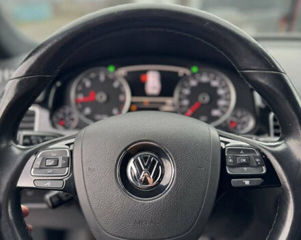 Черный Фольксваген Туарег, объемом двигателя 2.97 л и пробегом 275 тыс. км за 26000 $, фото 19 на Automoto.ua