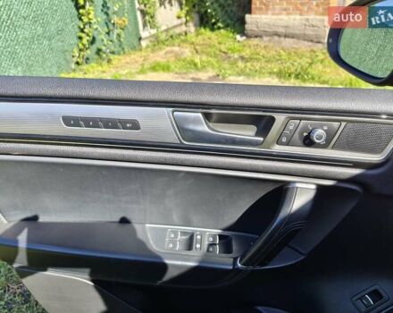 Чорний Фольксваген Туарег, об'ємом двигуна 2.97 л та пробігом 189 тис. км за 31500 $, фото 30 на Automoto.ua