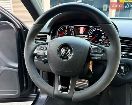 Черный Фольксваген Туарег, объемом двигателя 4.13 л и пробегом 195 тыс. км за 31990 $, фото 24 на Automoto.ua