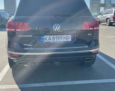 Чорний Фольксваген Туарег, об'ємом двигуна 2.97 л та пробігом 150 тис. км за 27500 $, фото 3 на Automoto.ua