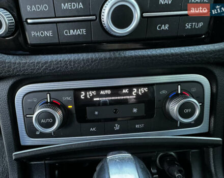 Черный Фольксваген Туарег, объемом двигателя 2.97 л и пробегом 202 тыс. км за 30000 $, фото 34 на Automoto.ua