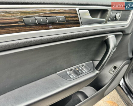 Черный Фольксваген Туарег, объемом двигателя 3 л и пробегом 238 тыс. км за 23700 $, фото 30 на Automoto.ua