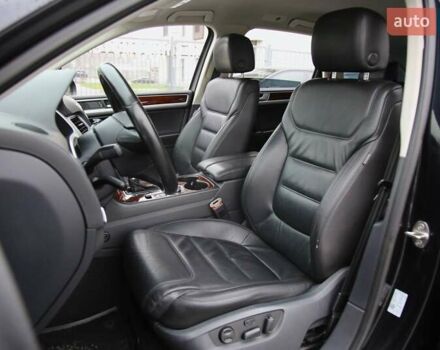 Черный Фольксваген Туарег, объемом двигателя 2.97 л и пробегом 241 тыс. км за 22500 $, фото 6 на Automoto.ua