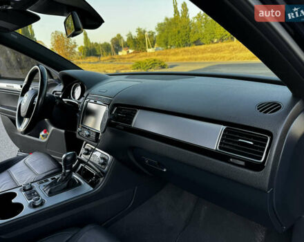 Черный Фольксваген Туарег, объемом двигателя 2.97 л и пробегом 202 тыс. км за 30000 $, фото 54 на Automoto.ua