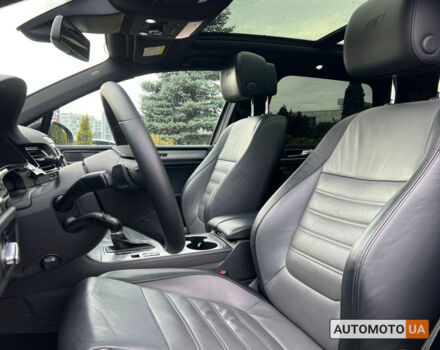 Черный Фольксваген Туарег, объемом двигателя 3 л и пробегом 212 тыс. км за 31590 $, фото 13 на Automoto.ua