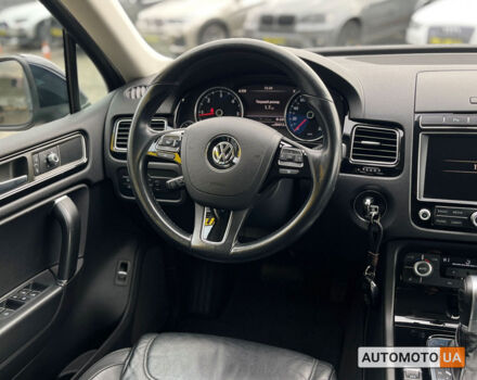 Черный Фольксваген Туарег, объемом двигателя 3 л и пробегом 129 тыс. км за 27500 $, фото 22 на Automoto.ua