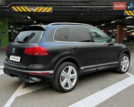 Черный Фольксваген Туарег, объемом двигателя 4.13 л и пробегом 195 тыс. км за 31990 $, фото 5 на Automoto.ua