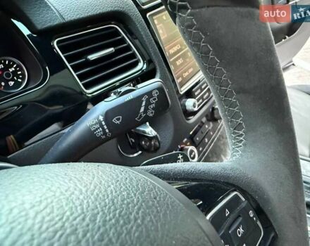 Черный Фольксваген Туарег, объемом двигателя 4.13 л и пробегом 195 тыс. км за 31990 $, фото 23 на Automoto.ua