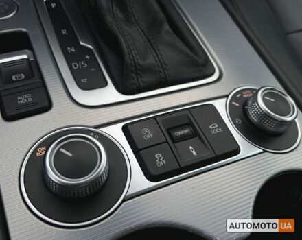 Черный Фольксваген Туарег, объемом двигателя 3 л и пробегом 212 тыс. км за 31590 $, фото 19 на Automoto.ua