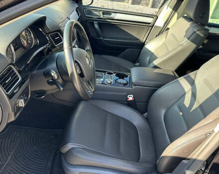 Черный Фольксваген Туарег, объемом двигателя 3 л и пробегом 235 тыс. км за 21500 $, фото 10 на Automoto.ua