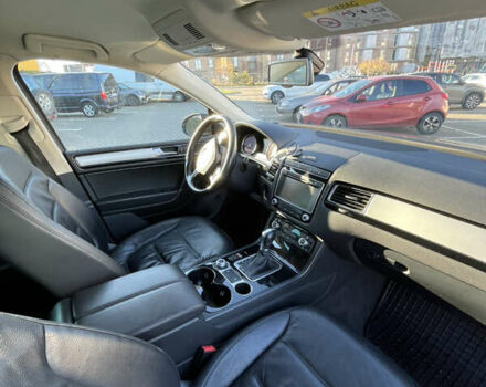 Черный Фольксваген Туарег, объемом двигателя 2.97 л и пробегом 225 тыс. км за 27500 $, фото 10 на Automoto.ua