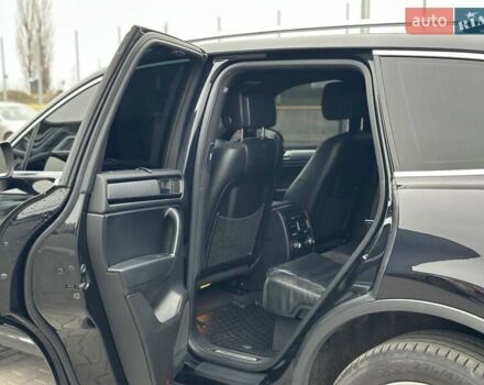 Чорний Фольксваген Туарег, об'ємом двигуна 3 л та пробігом 246 тис. км за 27700 $, фото 29 на Automoto.ua