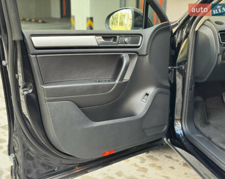 Чорний Фольксваген Туарег, об'ємом двигуна 2.97 л та пробігом 194 тис. км за 22499 $, фото 36 на Automoto.ua