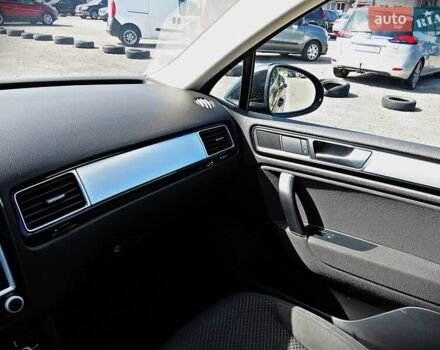 Чорний Фольксваген Туарег, об'ємом двигуна 2.97 л та пробігом 239 тис. км за 20800 $, фото 12 на Automoto.ua