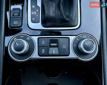 Черный Фольксваген Туарег, объемом двигателя 2.97 л и пробегом 267 тыс. км за 19900 $, фото 42 на Automoto.ua