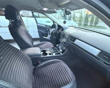 Черный Фольксваген Туарег, объемом двигателя 2.97 л и пробегом 285 тыс. км за 23500 $, фото 28 на Automoto.ua