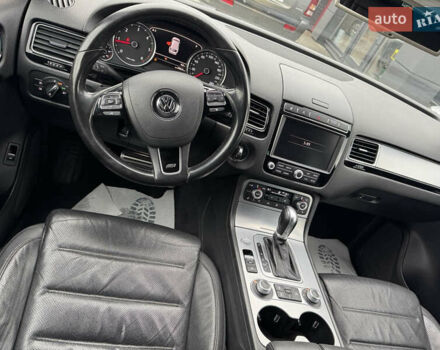 Черный Фольксваген Туарег, объемом двигателя 2.97 л и пробегом 275 тыс. км за 26000 $, фото 26 на Automoto.ua