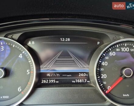 Черный Фольксваген Туарег, объемом двигателя 3 л и пробегом 263 тыс. км за 29000 $, фото 28 на Automoto.ua