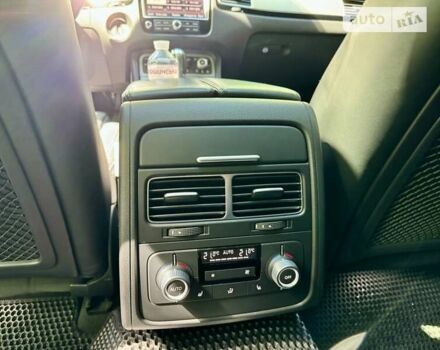 Чорний Фольксваген Туарег, об'ємом двигуна 2.97 л та пробігом 130 тис. км за 33000 $, фото 13 на Automoto.ua