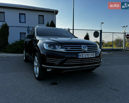 Черный Фольксваген Туарег, объемом двигателя 2.97 л и пробегом 202 тыс. км за 30000 $, фото 1 на Automoto.ua
