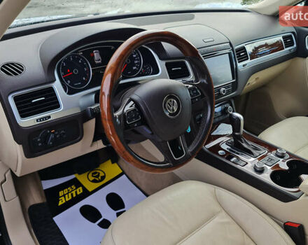 Чорний Фольксваген Туарег, об'ємом двигуна 3 л та пробігом 185 тис. км за 32999 $, фото 5 на Automoto.ua