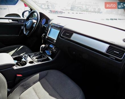 Чорний Фольксваген Туарег, об'ємом двигуна 2.97 л та пробігом 239 тис. км за 20800 $, фото 16 на Automoto.ua