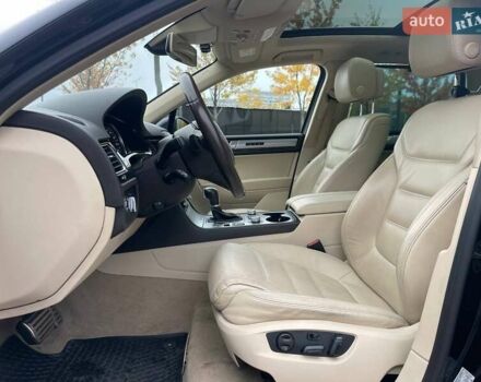 Черный Фольксваген Туарег, объемом двигателя 2.97 л и пробегом 159 тыс. км за 35490 $, фото 7 на Automoto.ua