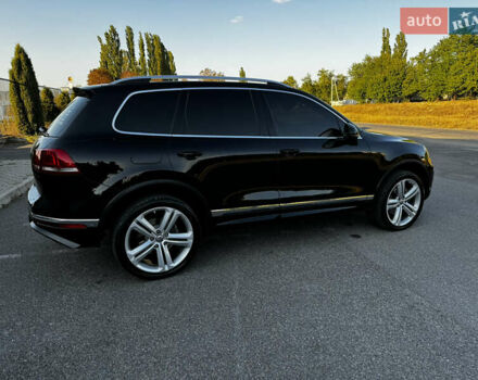 Черный Фольксваген Туарег, объемом двигателя 2.97 л и пробегом 202 тыс. км за 30000 $, фото 4 на Automoto.ua