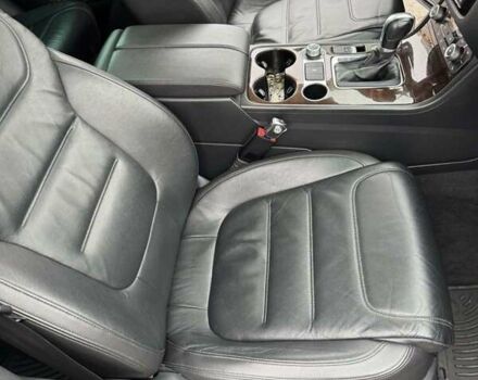 Черный Фольксваген Туарег, объемом двигателя 3 л и пробегом 272 тыс. км за 25000 $, фото 7 на Automoto.ua