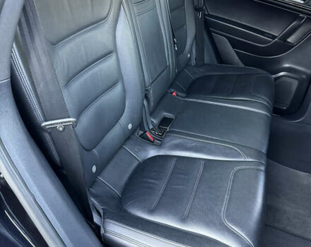 Черный Фольксваген Туарег, объемом двигателя 2.97 л и пробегом 202 тыс. км за 30000 $, фото 43 на Automoto.ua